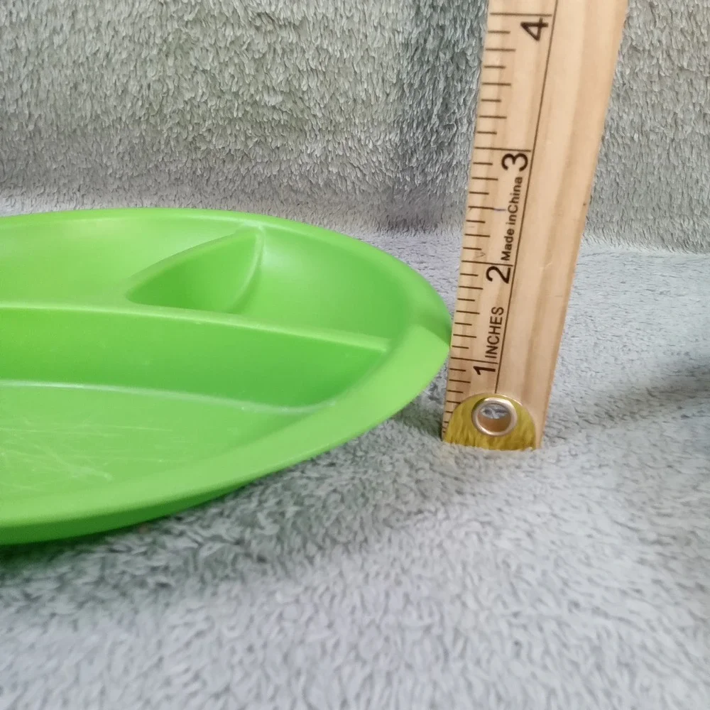 Set of 3 Kids Divided Plastic Plates Green and Orange 8 Inch‎ Microwave Safe
